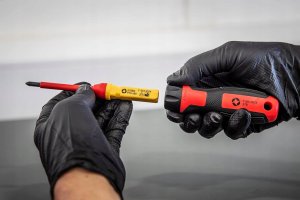 SATRA 7-PIECE VDE INSULATED SCREWDRIVER SET 5