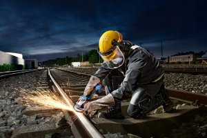 AKUM. SZLIFIERKA KĄTOWA GWS 18V-11 2