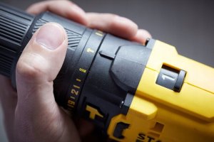 Wiertarko-wkrętarka Stanley SFMCD711D2K 18 V 2 x akumulator 2 Ah 9