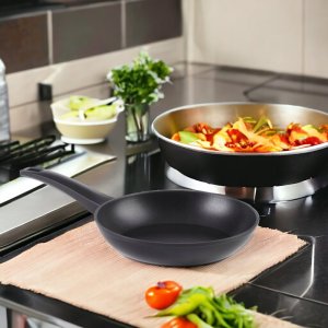 Patelnia aluminiowa 20 cm INDUKCJA Non Stick 7