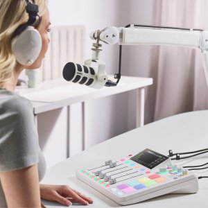RODE Ultimate Podcaster Bundle White 7