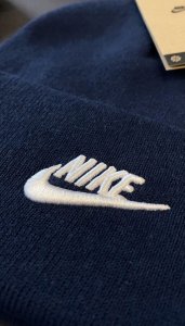 CZAPKA ZIMOWA NIKE UNIWERSALNA BEANIE PREZENT ZIMA FB6528 410 4