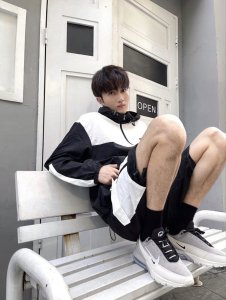 BUTY NIKE AIR MAX PULSE FD6409 002 UNISEX BEŻOWE SPORTOWE r.37,5 5