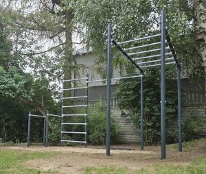 Drabinka gimnastyczna ogrodowa z drążkiem, poręczami i liną OCYNK Street workout UNDERFIT UF11683 11