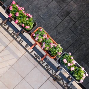 KADAX Skrzynka Balkonowa Doniczka Donica 80cm Uchwyty Podstawka Balkon Balustradę 8