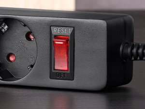 Listwa przeciwprzepięciowa SVEN SF-05E 3,0 m, (5 gniazd) czarna 4