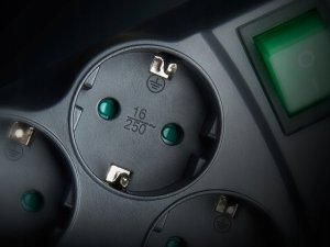 SVEN SF-10E-16 3m listwa przeciwprzepięciowa 7