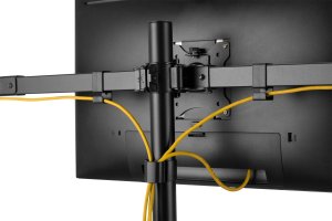 InLine® Tischhalterung, für 3x LCD-/LED-Display bis 81cm (32"), max. 7kg 3