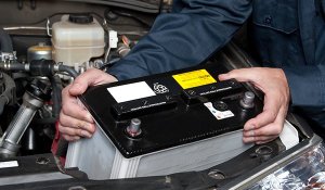 Akumulator Kwasowy/Rozruchowy/Suchoładowany z elektrolitem (ograniczona sprzedaż konsumencka) EXIDE 12V 12Ah 165A P+ Obsługowy elektrolit w zestawie 134x80x160mm Suchoładowany z elektrolitem YB12AL-A2 20