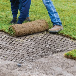 Siatka na krety czarna (średnica oczka 16x16mm) + szpilki 2 x 200 m + 100szt szpilek L190 4