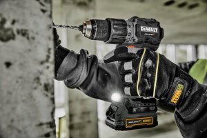 Zestaw elektronarzędzi Dewalt McLaren 6-elementowy (DCK200MP2T) 5