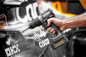 Zestaw elektronarzędzi Dewalt McLaren 6-elementowy (DCK200MP2T) 6
