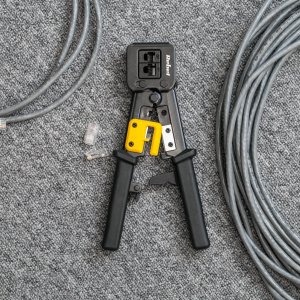 Rebel Tools Zaciskarka zaciskacz wtyków przelotowych RJ45 RJ12 RJ11 6/8P Rebel 6
