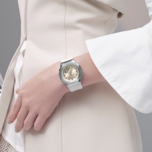 Casio G-Shock GM-S2110-7A9ER  200m biały 5