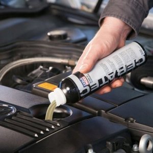 LIQUI-MOLY engine oil additive, long-term engine protection, 300 ml 4