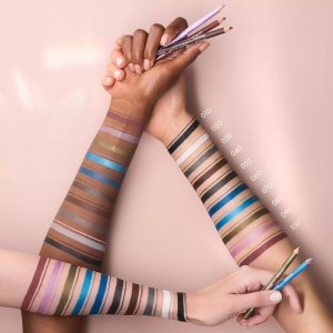 Catrice Kohl Kajal Kredka do Oczu Burgundy Babe (100) 9