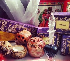 Song Of India Song of India Happiness Kadzidła indyjskie z ceramicznym stojakiem 34g 2