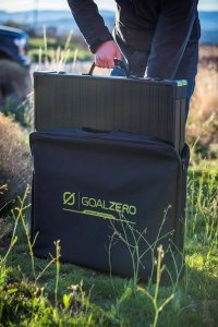 Ładowarka solarna Goal Zero Boulder 100 BriefCase 2