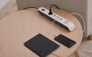 Belkin Listwa zasilająca przeciwprzepięciowa 525J, 4 gniazda Schuko, 2x USB-A, 2m 4