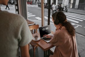 Laptop HP EliteBook 830 G10 / A44S5U8 / Intel i5-13 / 16GB / SSD 512GB / Intel Xe / FullHD / Win 11 Pro / Srebrny 13