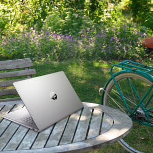 Laptop HP Laptop HP 17-cp3055cl / 9X495UA / AMD Ryzen 5 / 16GB / SSD 1TB / Radeon / HD+ / Dotyk / Win 11 / Srebrny 11