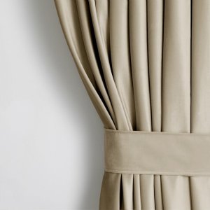 AmeliaHome Zasłona VELVET styl klasyczny przelotki srebrne 140x245 beżowa 1