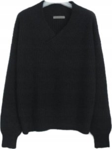 Sweter Damski Prążkowany z Dekoltem w Serek Czarny 1