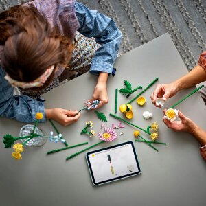 LEGO Icons Mały bukiet żółtych kwiatów (10347) 3