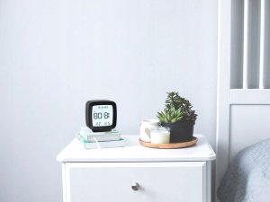 Verk Zegar budzik z datą i temperaturą z funkcją drzemki lcd wilgoć w powietrzu 8