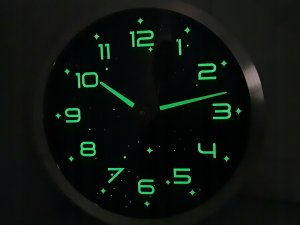 Zegar ścienny fluorescencyjny duży cichy świecące cyfry gwiazdki 25cm 6