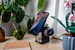 Ładowarka MagSafe z głośnikiem i wyświetlaczem Newell induOne MagPlay do 3 urządzeń mobilnych 14