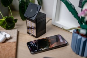 Ładowarka MagSafe z głośnikiem i wyświetlaczem Newell induOne MagPlay do 3 urządzeń mobilnych 22