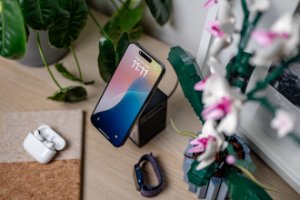 Ładowarka MagSafe z głośnikiem i wyświetlaczem Newell induOne MagPlay do 3 urządzeń mobilnych 23
