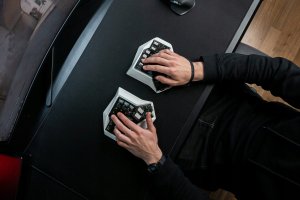 Deltahub - Carpio G2.0 Camo Green - Gamingowa Podkładka pod Nadgarstek Edycja Limitowana S Camo Green Camo Green Prawa 4