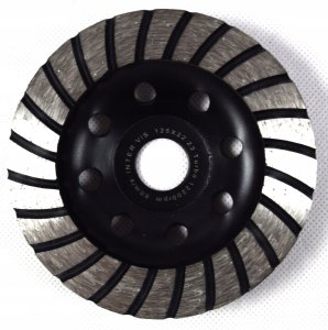 TARCZA DIAMENTOWA GARNKOWA TURBO DO SZLIFOWANIA BETONU KOSTKI 125x22MM 4