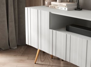 Meble Lindner Komoda RTV Glamour Nowoczesna Szafka RTV Biały Mat Ryflowane fronty Złote Nogi Metalowe Loft 300 cm 5