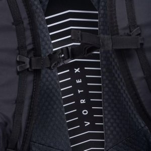 Plecak turystyczny trekkingowy miejski Elbrus Airtex S 35 litrów pokrowiec 6