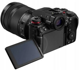 Panasonic Lumix DC-S1R II + 24-105mm 4