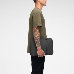 Incase Crosstown Sleeve with Woolenex - Pokrowiec z kieszenią MacBook Pro 14" (M4/M3/M2/M1/2024-2021) (Black) 7