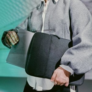 Incase Crosstown Sleeve with Woolenex - Pokrowiec z kieszenią MacBook Pro 14" (M4/M3/M2/M1/2024-2021) (Black) 8