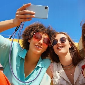 INNOSTYLE SMYCZ DO TELEFONU NA SZYJE WKŁADKA CROSSBODY MOCNA FIOLETOWA 6MM 5