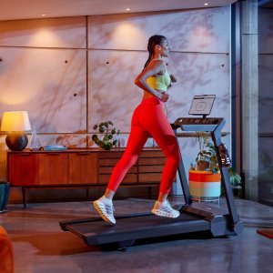 Składana bieżnia elektryczna T-24c Adidas z wyświetlaczem LED 5