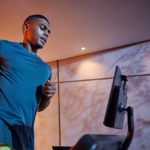 Składana bieżnia elektryczna T-24c Adidas z wyświetlaczem LED 8