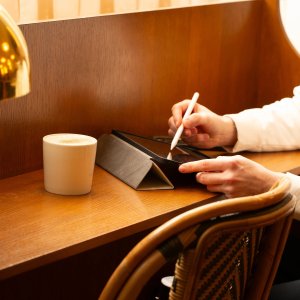 Etui na tablet Native Union Active Case - obudowa ochronna z uchwytem na Apple Pencil do iPad 10.9" 10G / 11" (A16) (apricot) 7