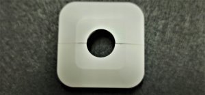 Rozeta dzielona biała FI16 (tworzywo sztuczne) 50/50/7 mm 2