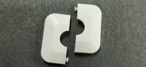 Rozeta dzielona biała FI16 (tworzywo sztuczne) 50/50/7 mm 3