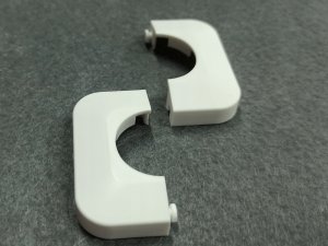 Rozeta dzielona biała FI25 (tworzywo sztuczne) 2