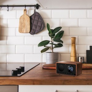 Radiobudzik z ładowaniem bezprzewodowym Manta RIMINI czarne 6