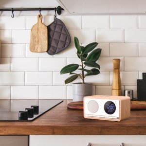 Radiobudzik z ładowaniem bezprzewodowym Manta RIMINI białe 6