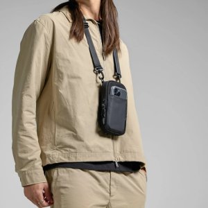 Incase Mała torba na ramię A.R.C. - Black 7